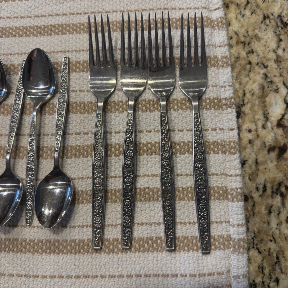Granada Rose Stainless Steel Flatware Set 20pc‎ Japan Floral Embossed Vintage